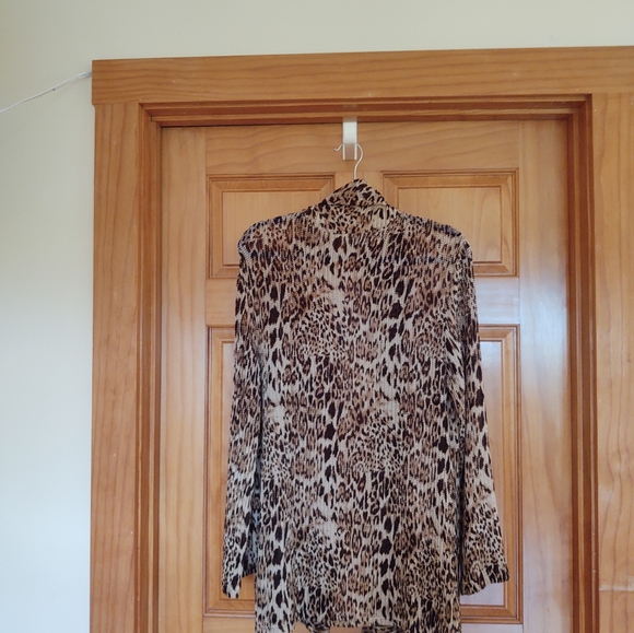 Chicos Travelers Cardigan Sweater Size 2 Leopard Animal Print Shawl Collar. - Picture 5 of 8